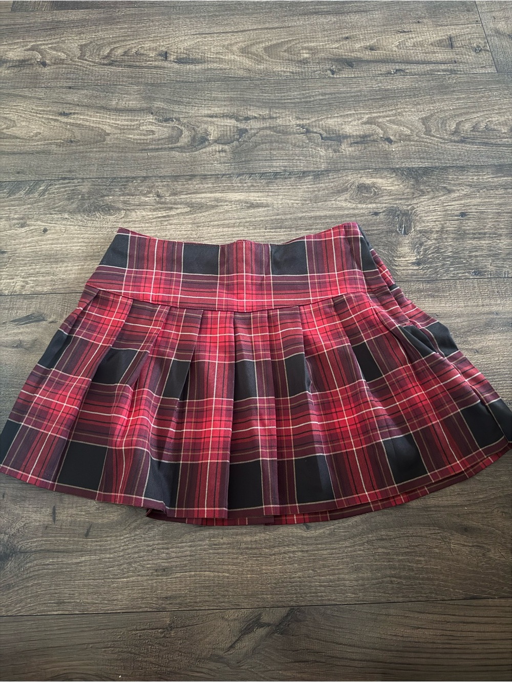H&M Red and Black Plaid Pleated Mini Skirt